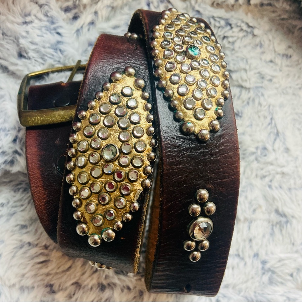 Below the Belt designer  Belt w/crystals Leather with a Western Flair and style